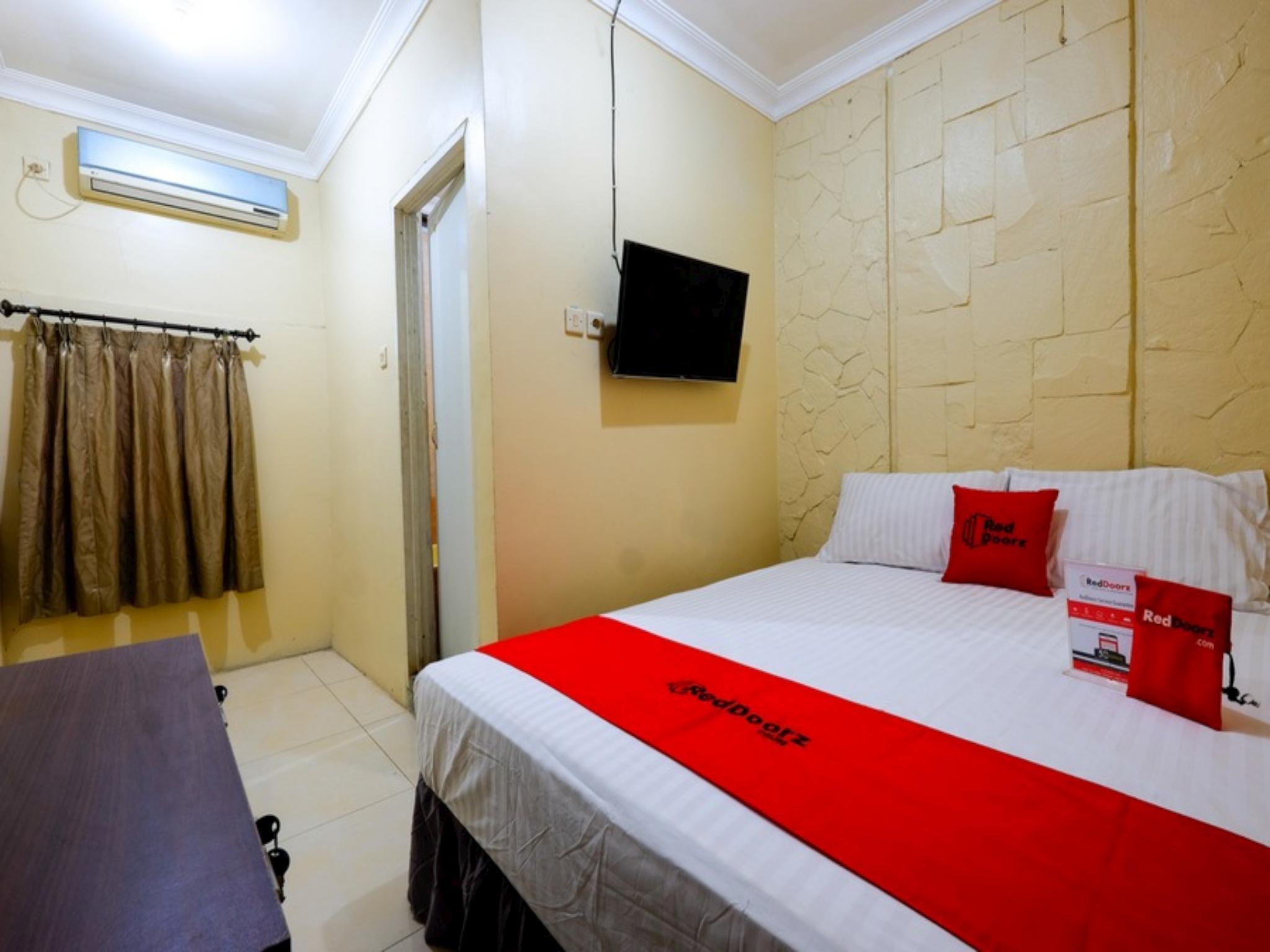 Reddoorz Near Universitas Diponegoro Semarang Hotel Exterior photo