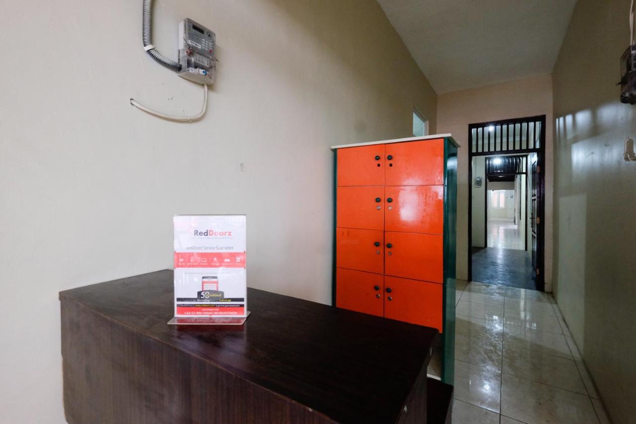 Reddoorz Near Universitas Diponegoro Semarang Hotel Exterior photo